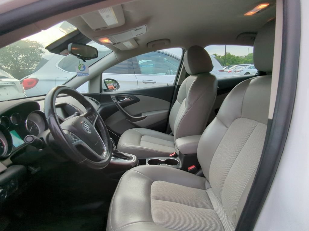 Used 2013 Buick Verano FWD image 6