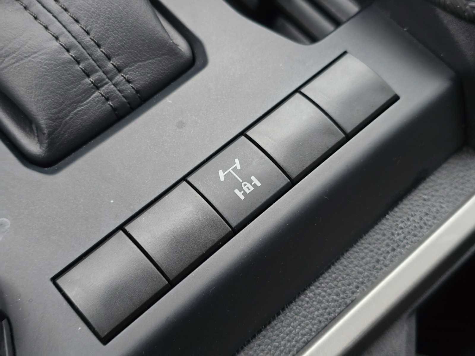 Certified 2025 Toyota Tacoma TRD Off-Road image 34