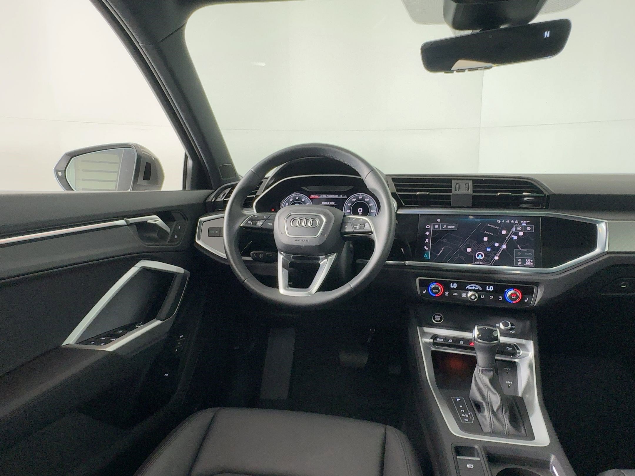 Certified 2025 Audi Q3 2.0T Premium Plus w/ Premium Plus Package image 28