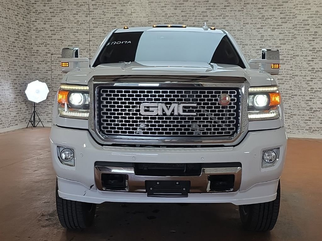 Used 2016 GMC Sierra 2500 Denali w/ Duramax Plus Package image 2