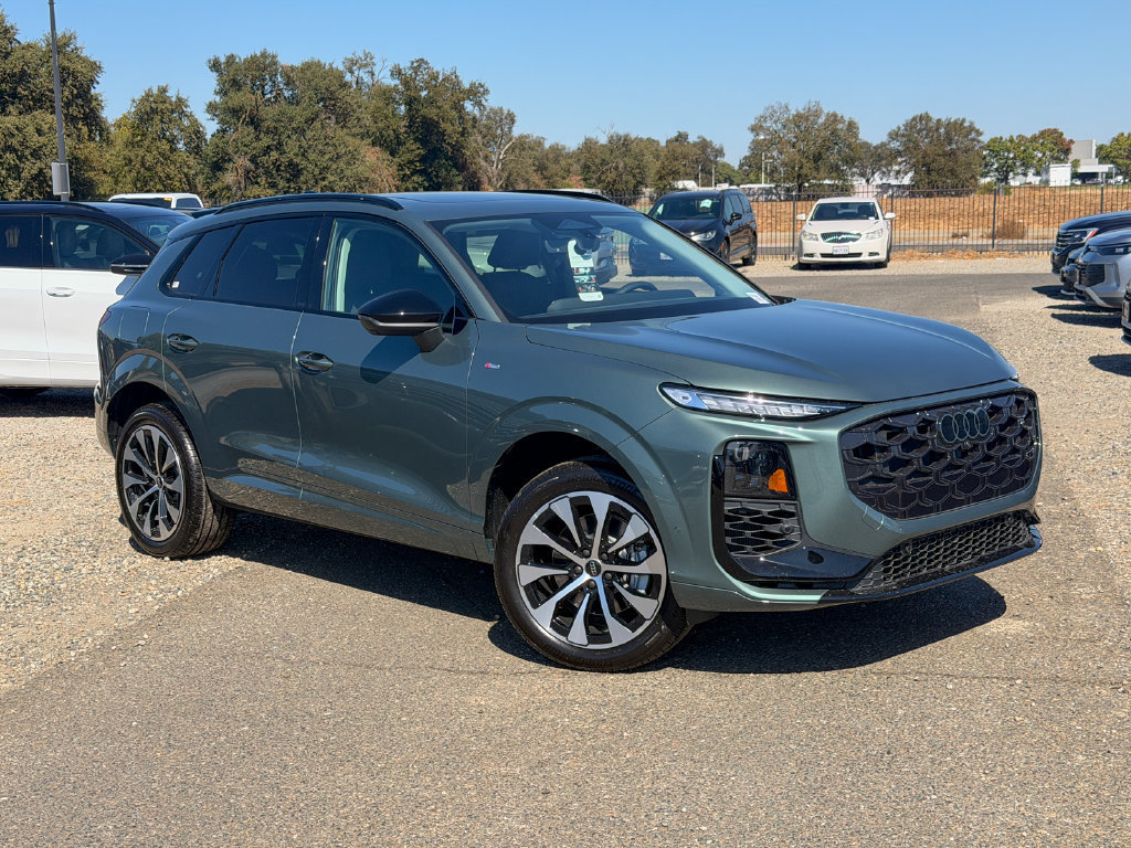 New 2026 Audi Q3 quattro 2.0T AWD/4WD image 3