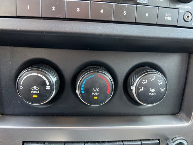 Used 2012 Jeep Liberty Sport AWD/4WD image 18
