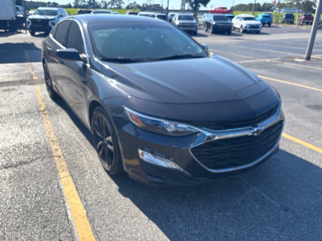 Used 2023 Chevrolet Malibu LT w/ Sport Edition FWD image 2