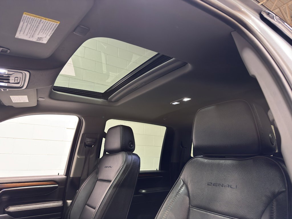 Used 2025 GMC Sierra 3500 Denali w/ Denali Reserve Package image 45