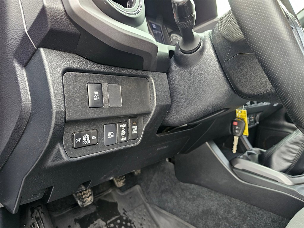 Used 2020 Toyota Tacoma TRD Off-Road w/ Technology Package image 20