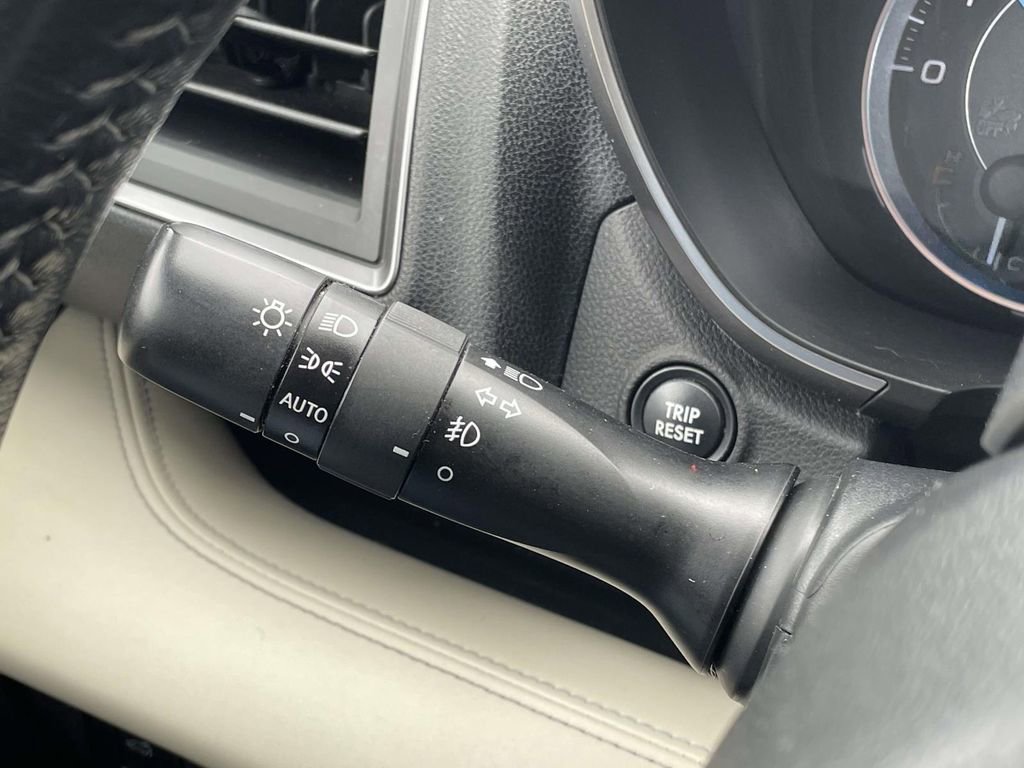 Used 2019 Subaru Ascent Limited image 15