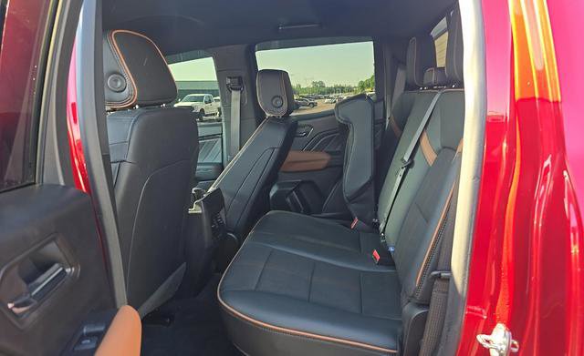 Used 2025 GMC Canyon AT4 AWD/4WD image 12