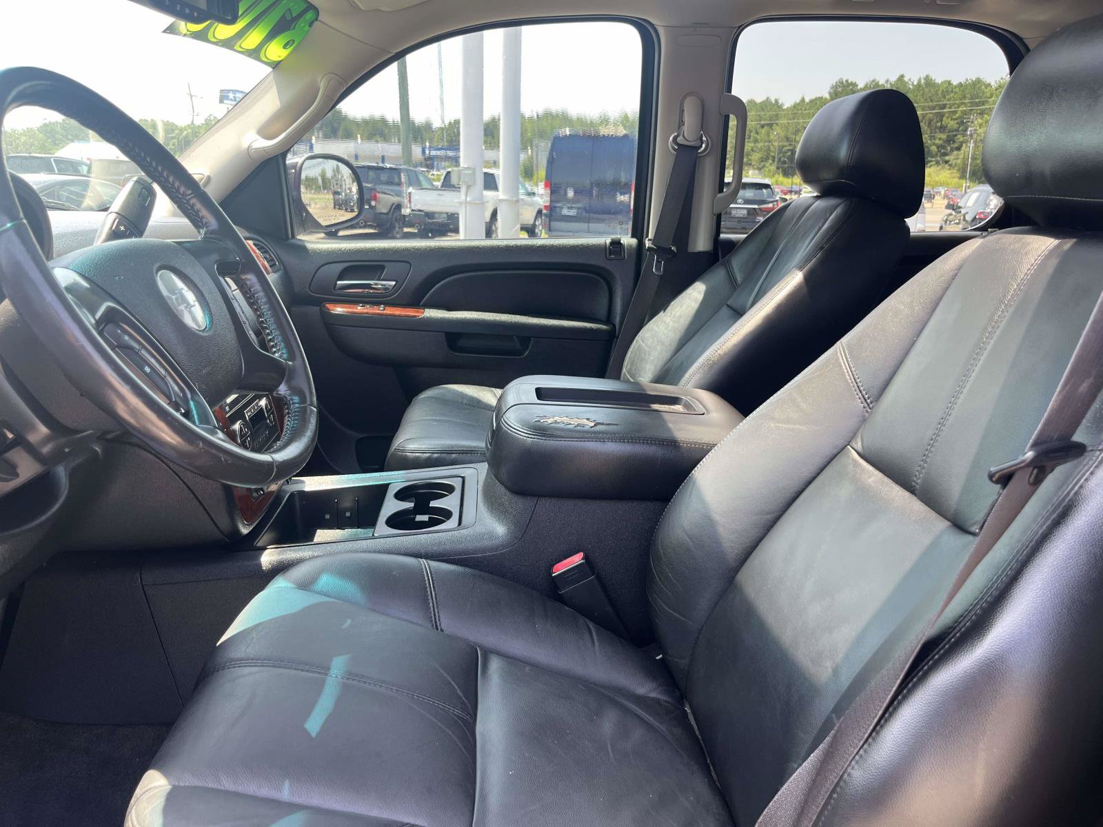 Used 2010 Chevrolet Tahoe LT RWD image 16