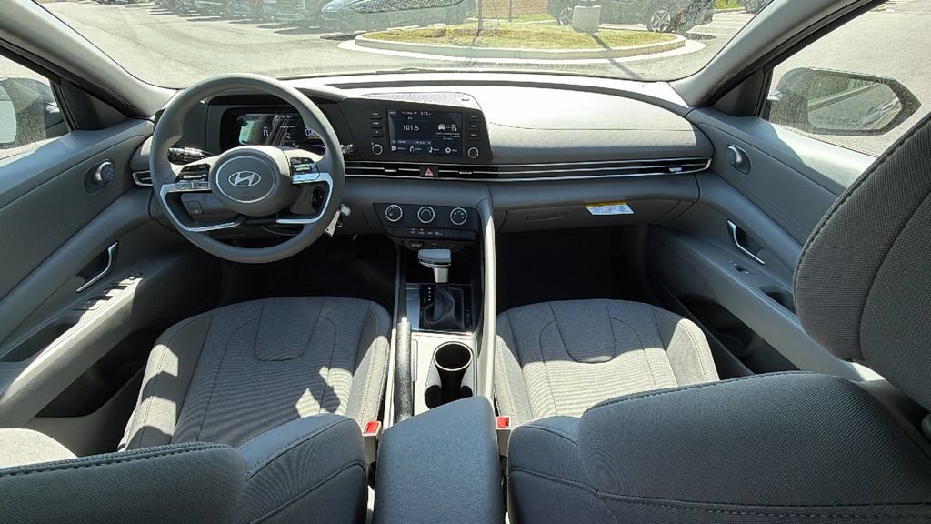 New 2026 Hyundai Elantra SE FWD image 22