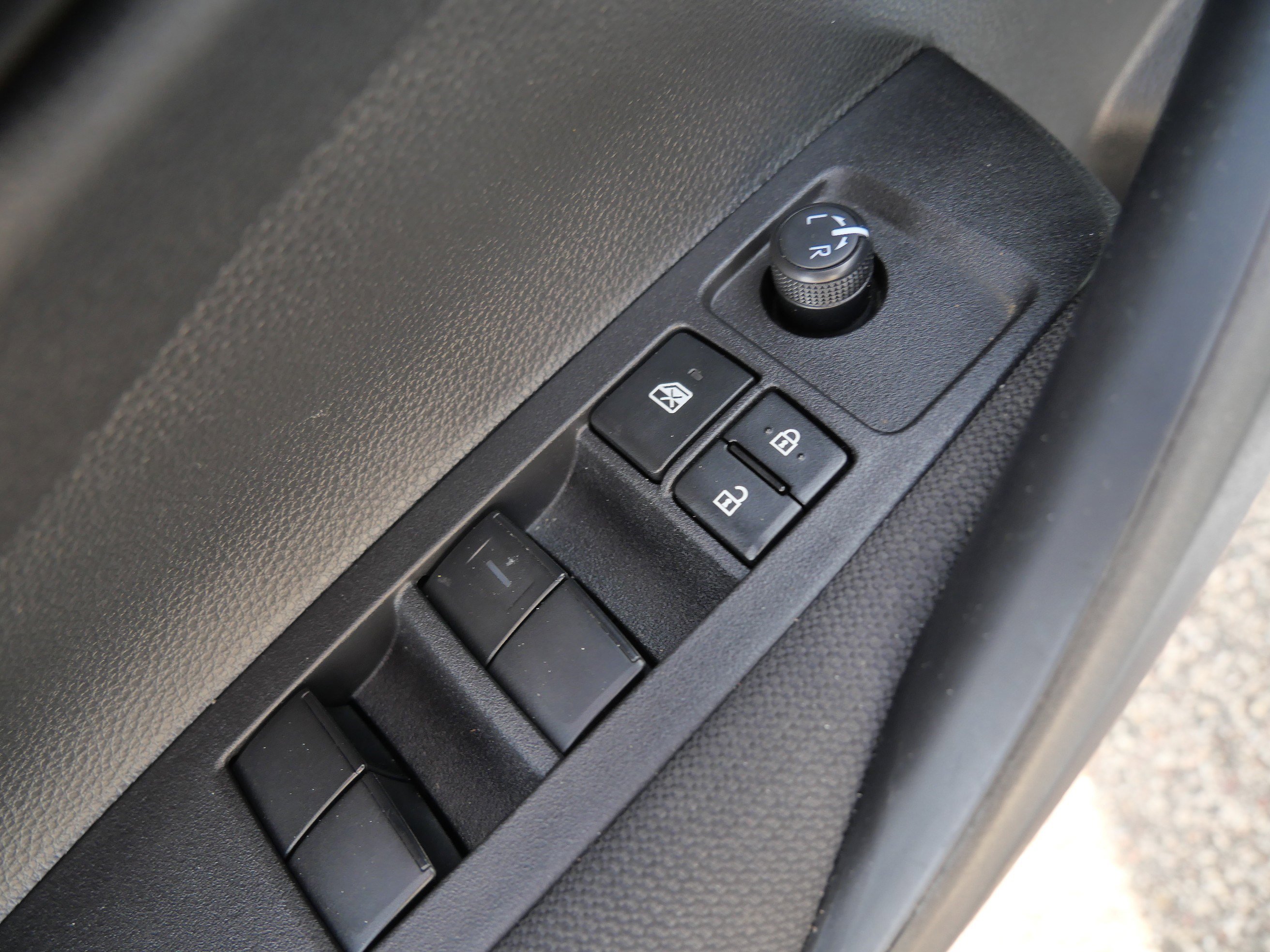 Certified 2025 Toyota Corolla LE FWD image 19