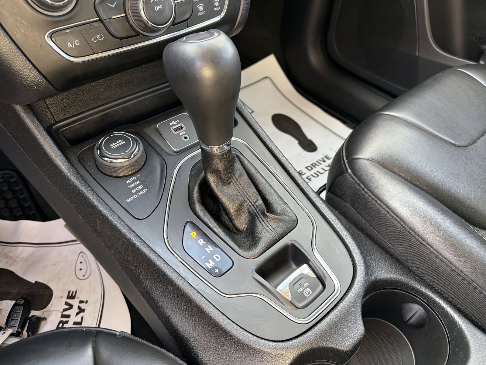 Certified 2020 Jeep Cherokee Latitude Plus w/ Cold Weather Group image 28