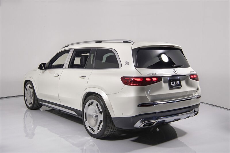 Used 2024 Mercedes-Benz Maybach GLS 600 4MATIC image 8