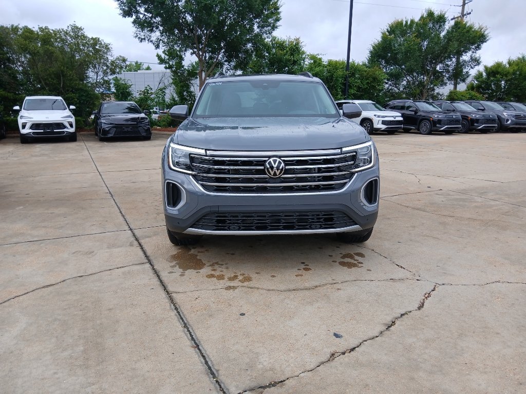 New 2026 Volkswagen Atlas SE FWD image 2