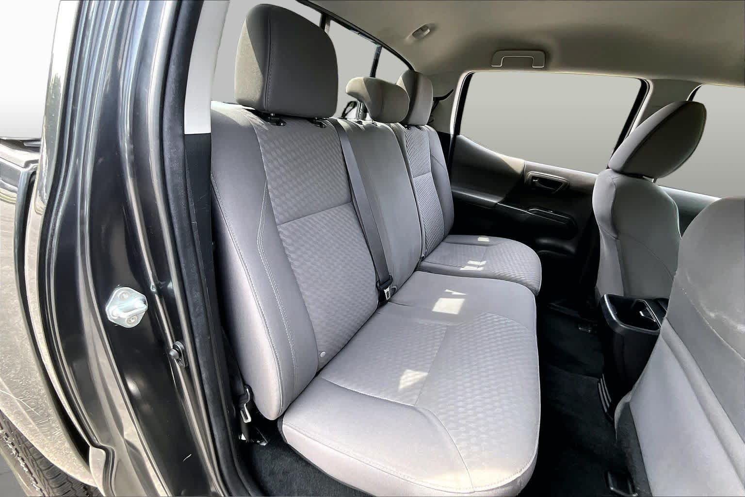 Used 2022 Toyota Tacoma SR AWD/4WD image 18