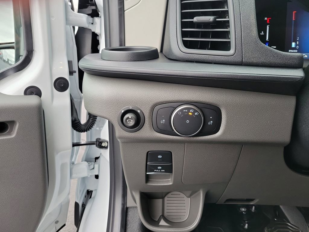 New 2026 Ford Transit 250 148 Medium Roof image 23