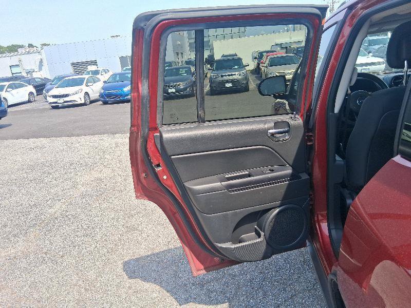 Used 2014 Jeep Compass Sport w/ Power Value Group AWD/4WD image 16