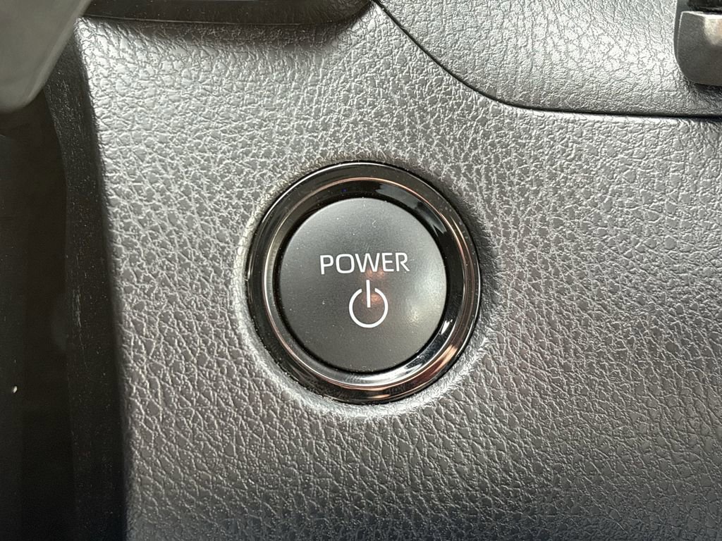 Used 2025 Toyota Camry LE image 19