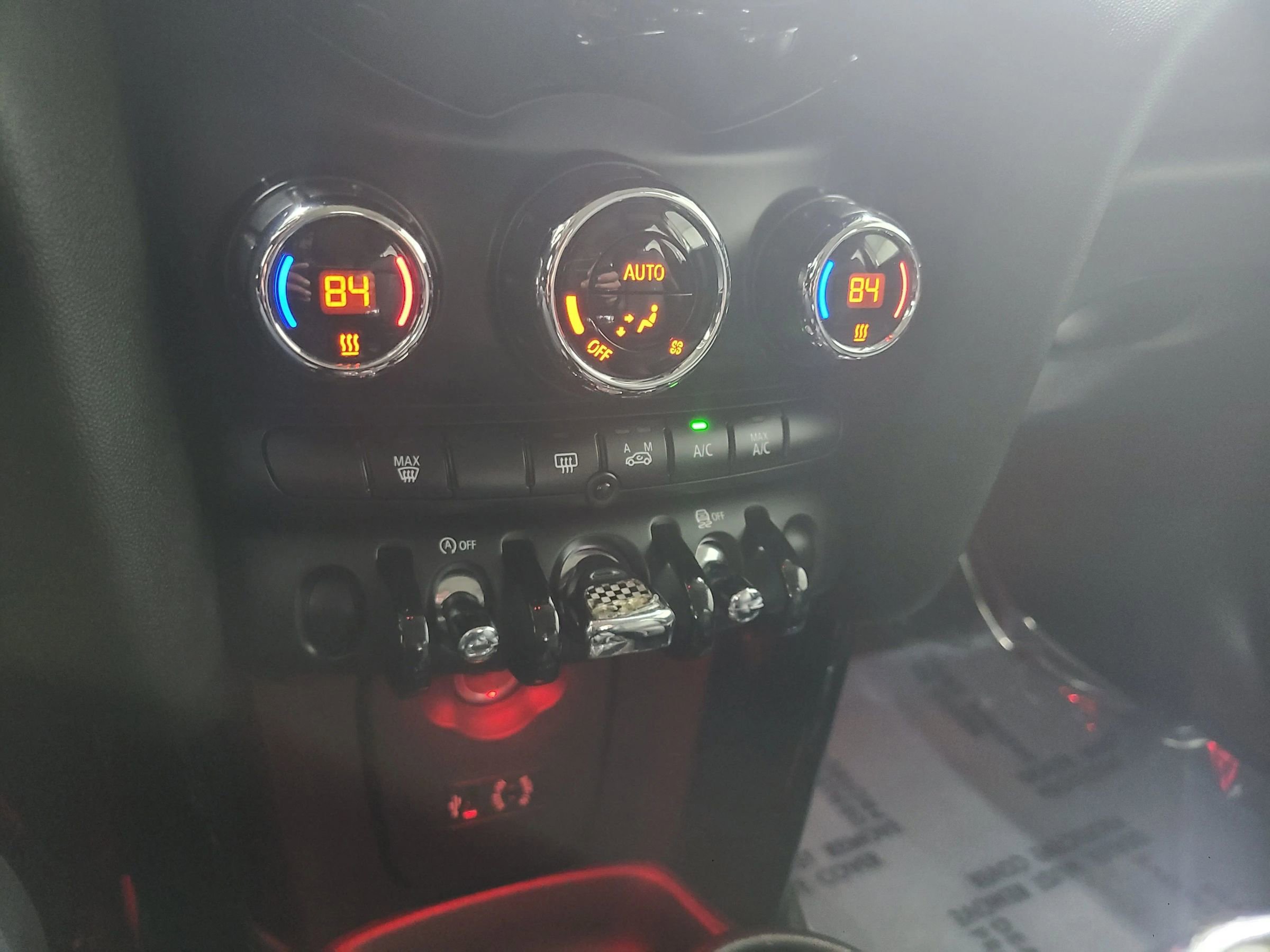 Used 2015 MINI Cooper S image 32