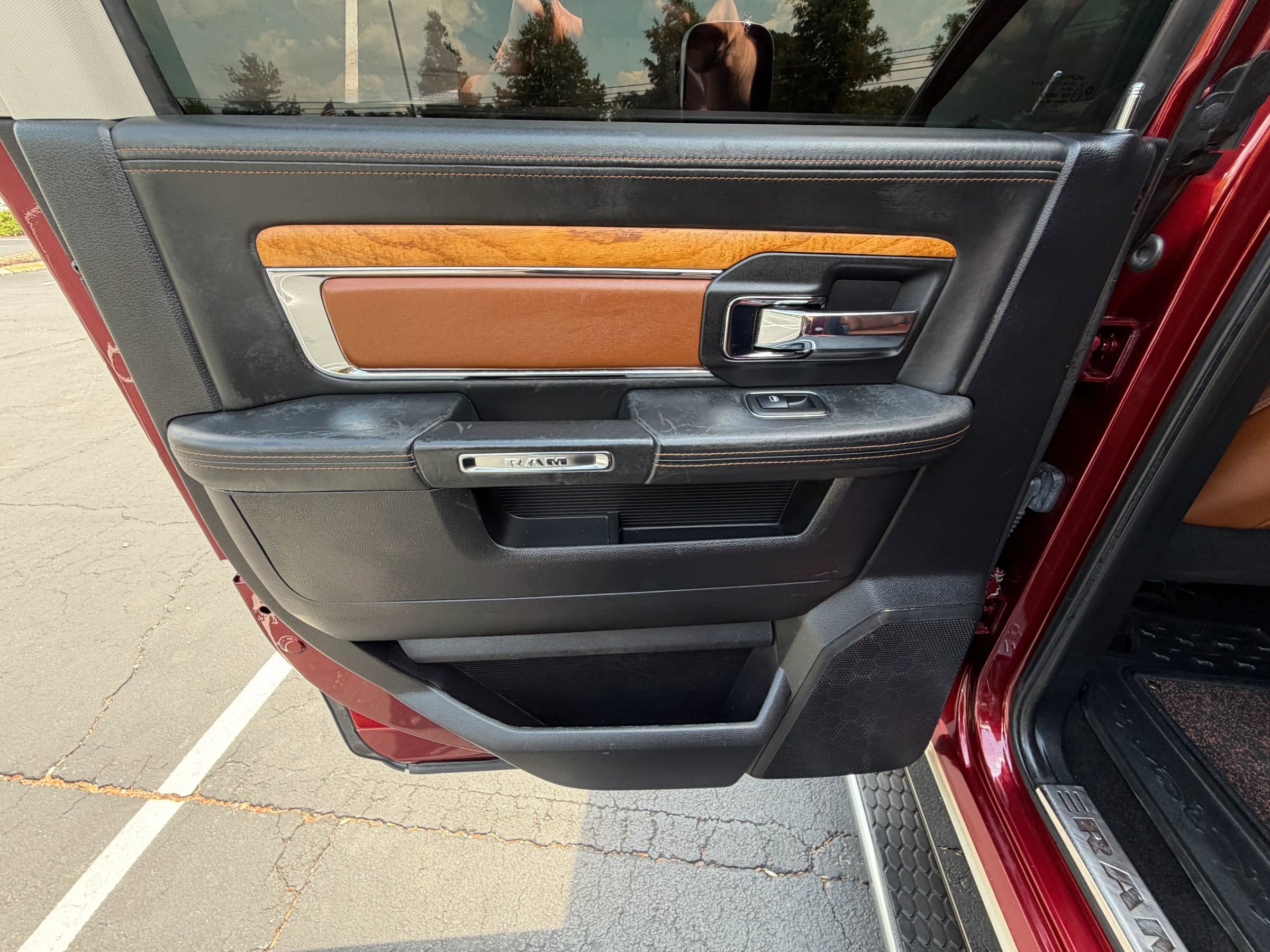 Used 2016 RAM 3500 Laramie Longhorn AWD/4WD image 17