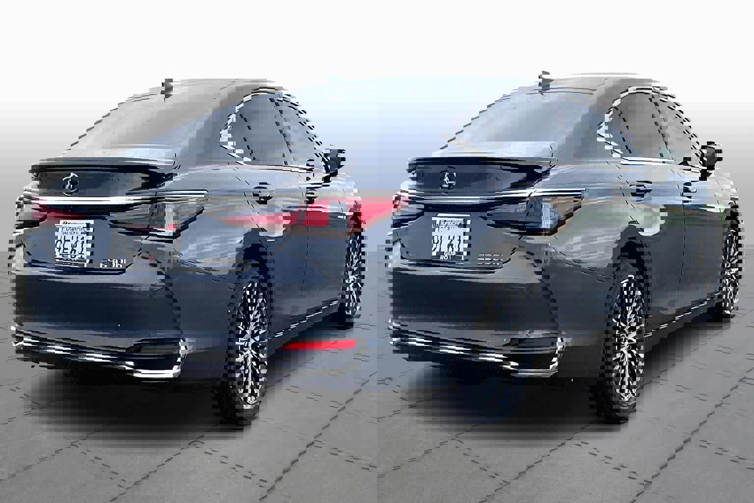 Used 2024 Lexus ES 300h w/ Premium Package image 12