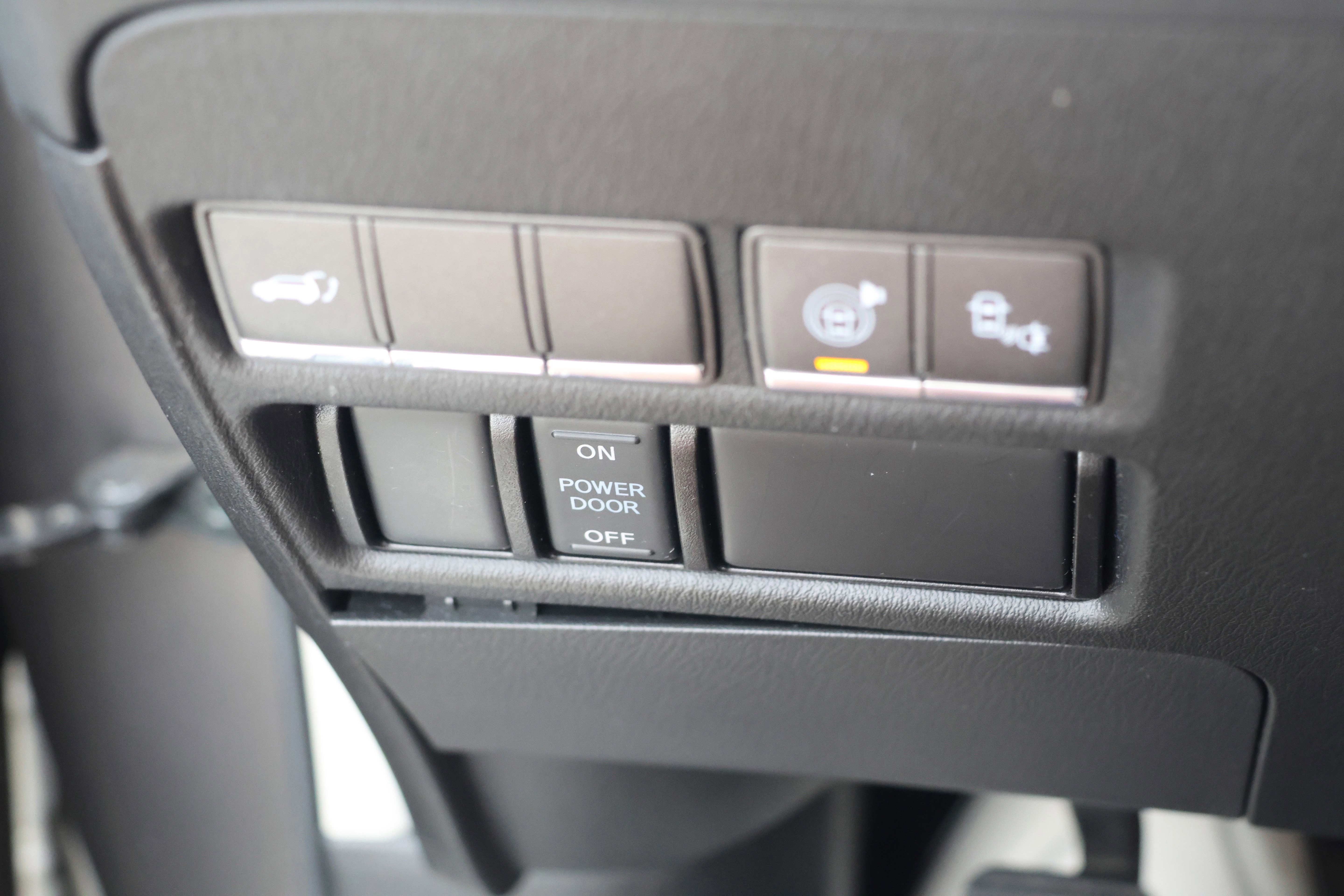 Used 2017 INFINITI QX80 2WD w/ Deluxe Technology Package image 15