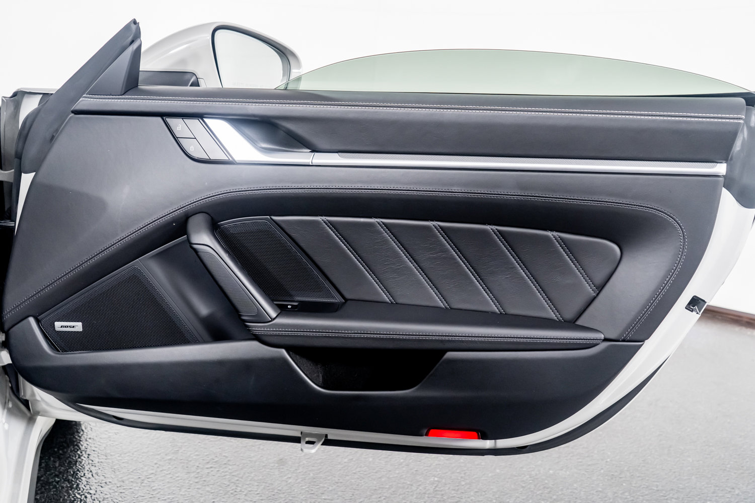 Used 2022 Porsche 911 Turbo image 38