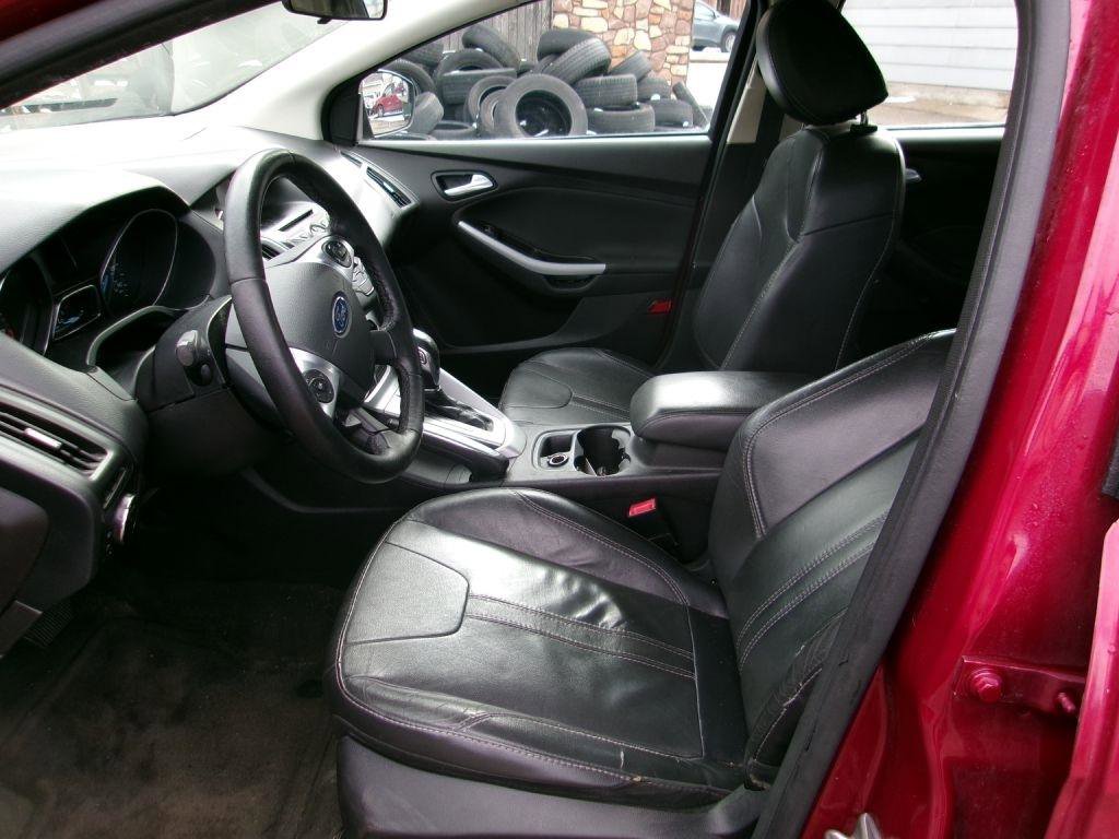 Used 2014 Ford Focus SE w/ Equipment Group 201A image 7