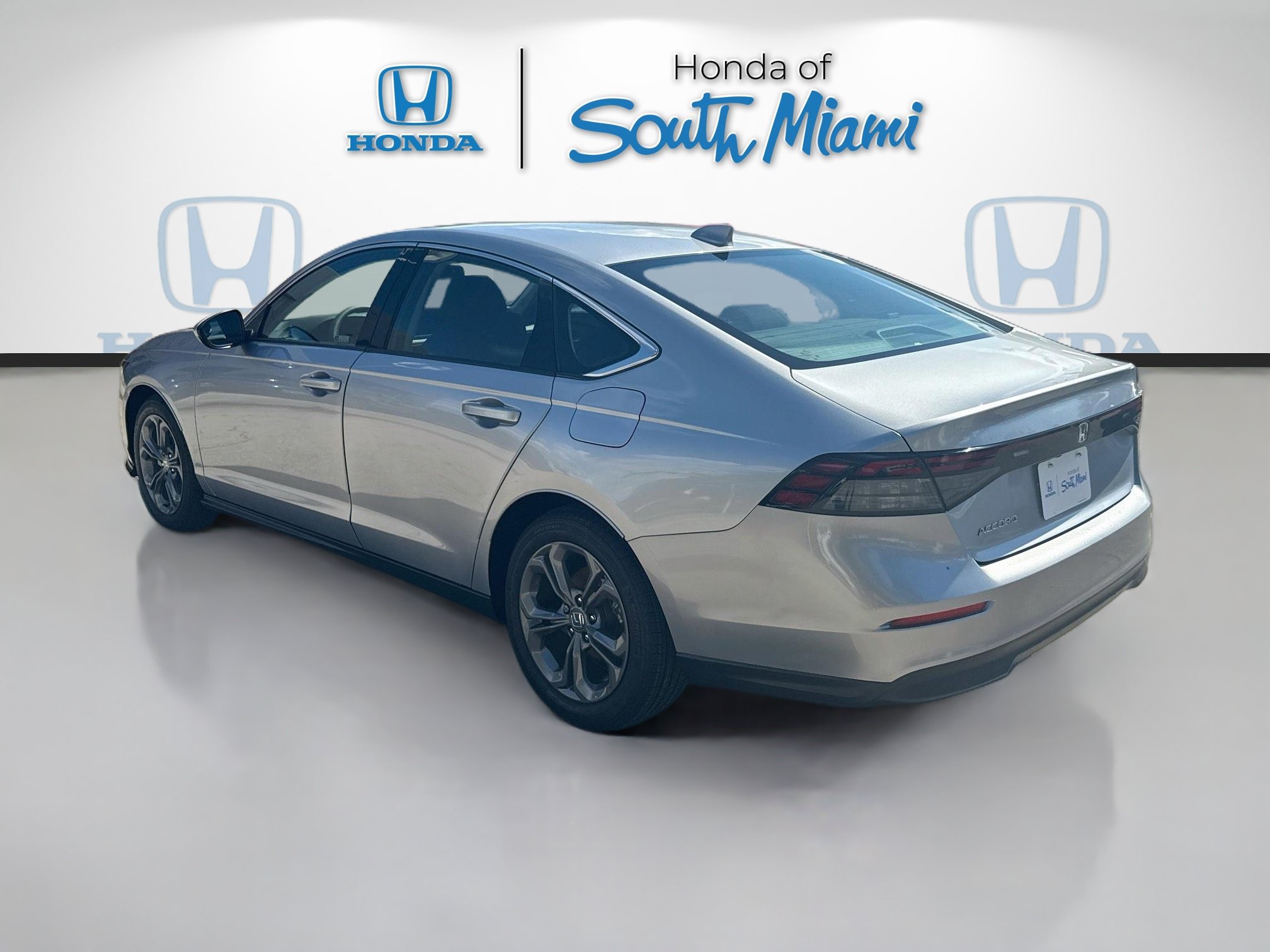 Used 2024 Honda Accord EX image 5