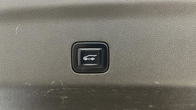 Used 2023 GMC Yukon XL Denali w/ Max Trailering Package AWD/4WD image 30