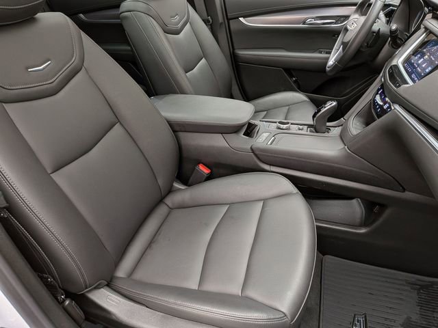 Certified 2025 Cadillac XT6 Luxury AWD/4WD image 27