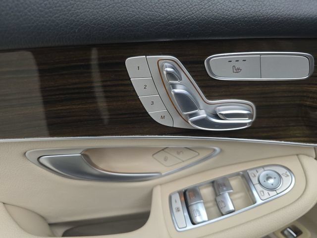 Used 2017 Mercedes-Benz GLC 300 image 25