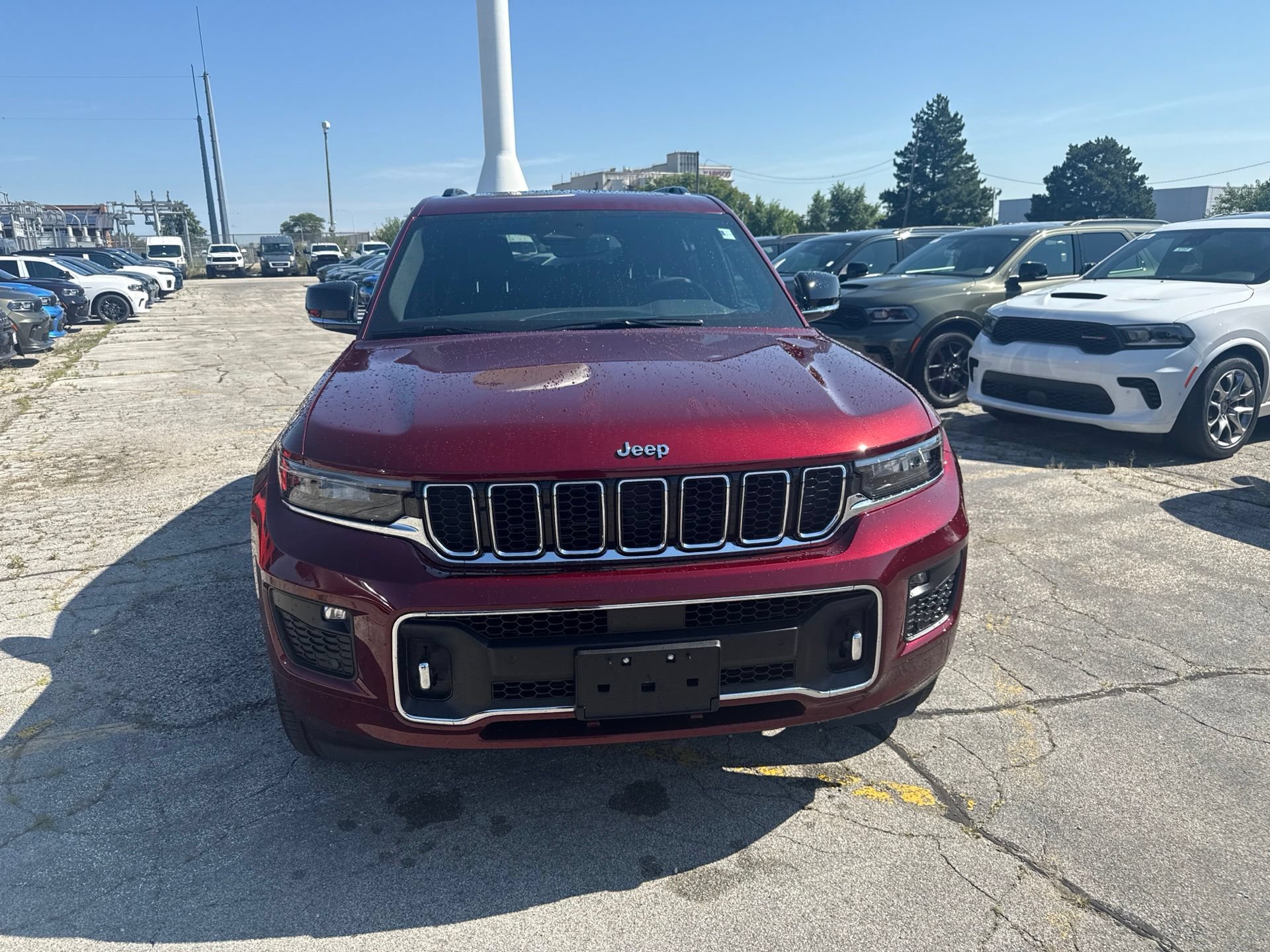 Used 2023 Jeep Grand Cherokee L Overland AWD/4WD image 2