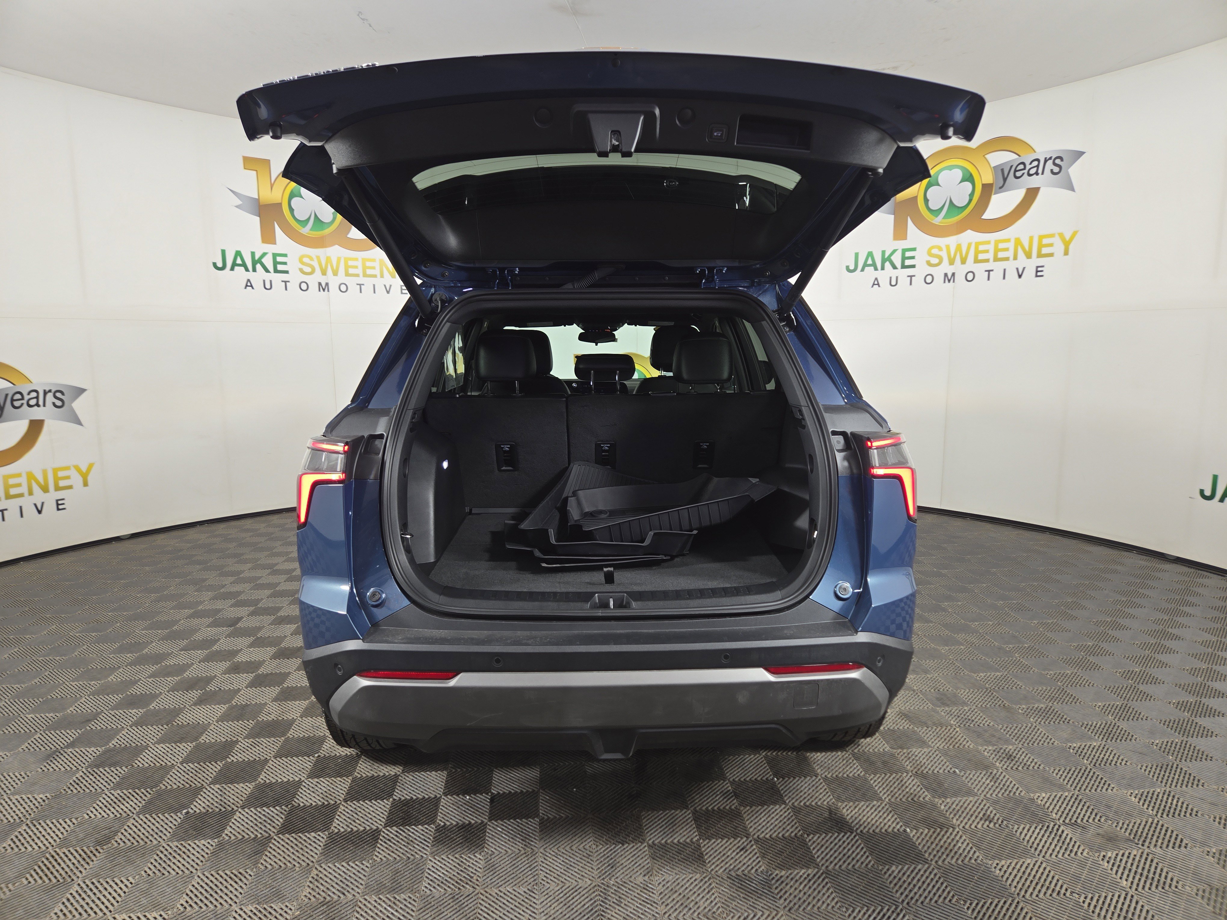 Used 2025 Chevrolet Equinox LT w/ Convenience Package II image 33