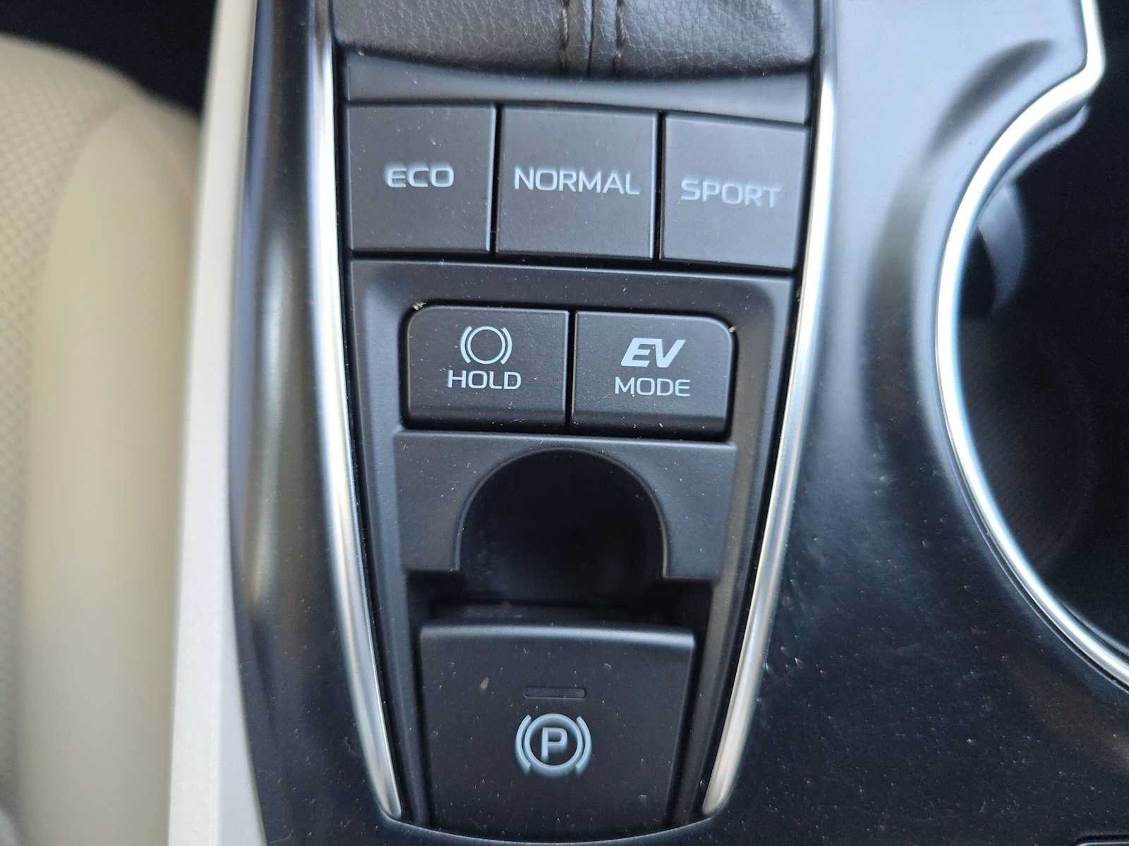 Used 2020 Toyota Camry XLE w/ Driver Assist Package FWD image 36