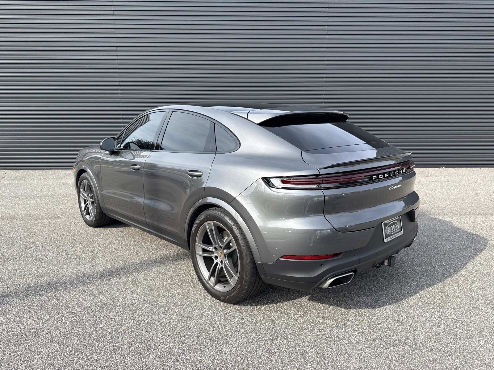 Certified 2024 Porsche Cayenne Coupe image 3