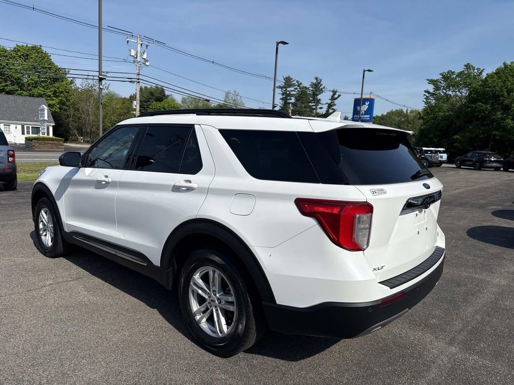 Used 2022 Ford Explorer XLT w/ Equipment Group 202A AWD/4WD image 3