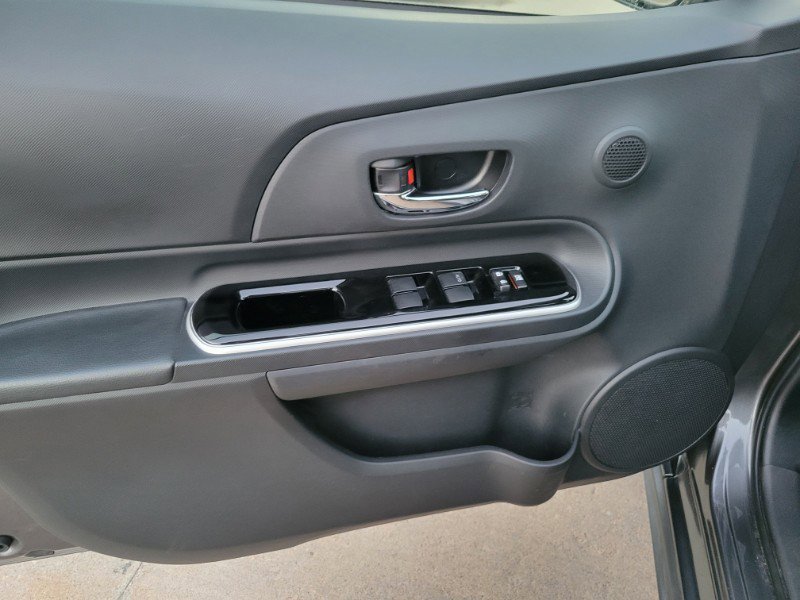 Used 2018 Toyota Prius C Two image 13