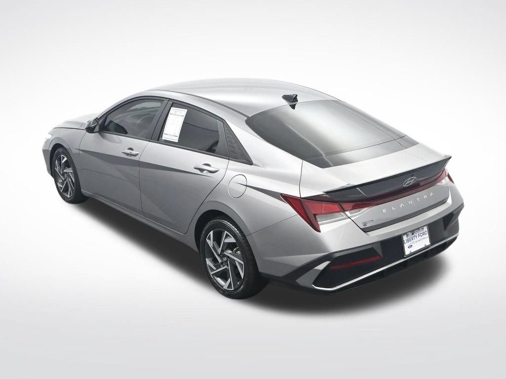 Used 2025 Hyundai Elantra Sport FWD image 35