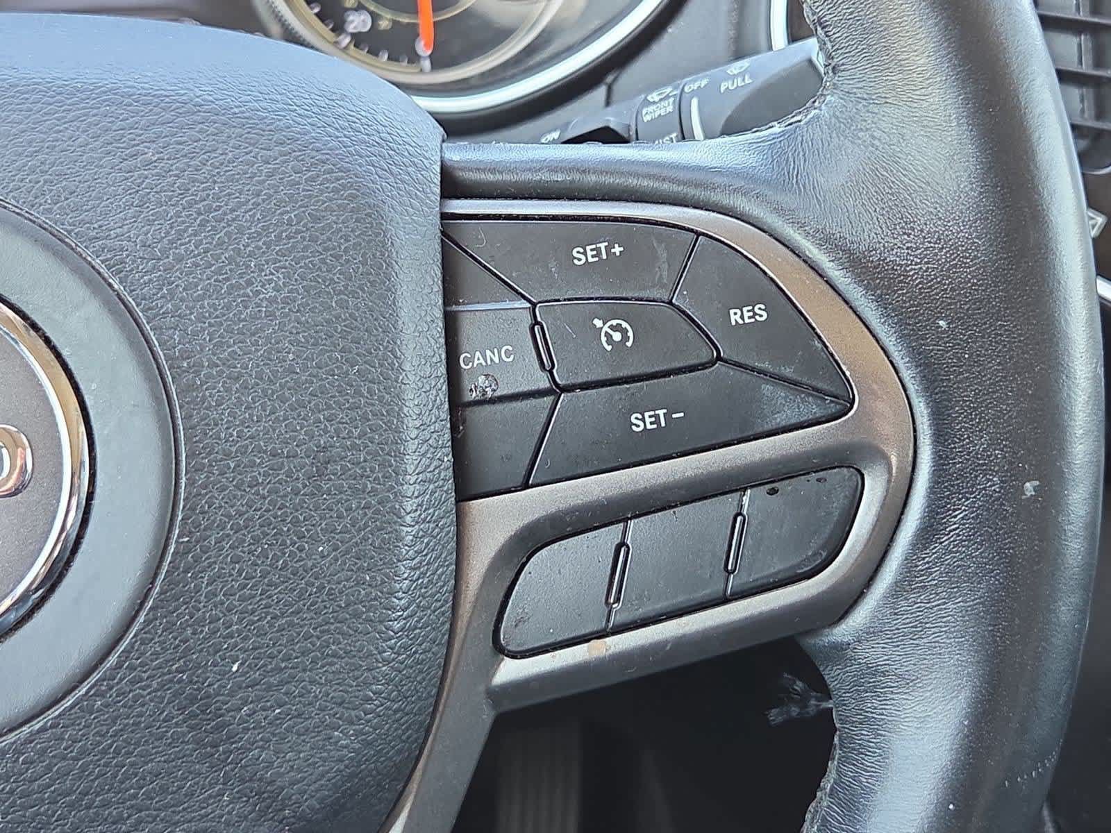 Used 2019 Jeep Cherokee Limited AWD/4WD image 24