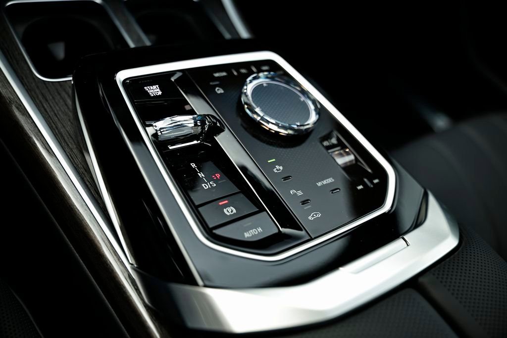 New 2026 BMW 740i w/ Premium Package image 38