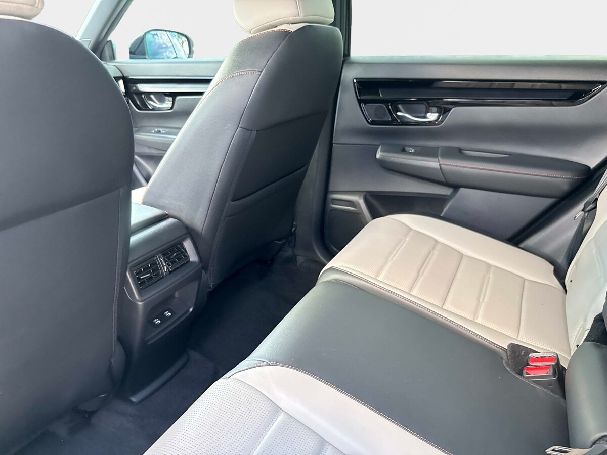 Used 2024 Honda CR-V Sport Touring image 14