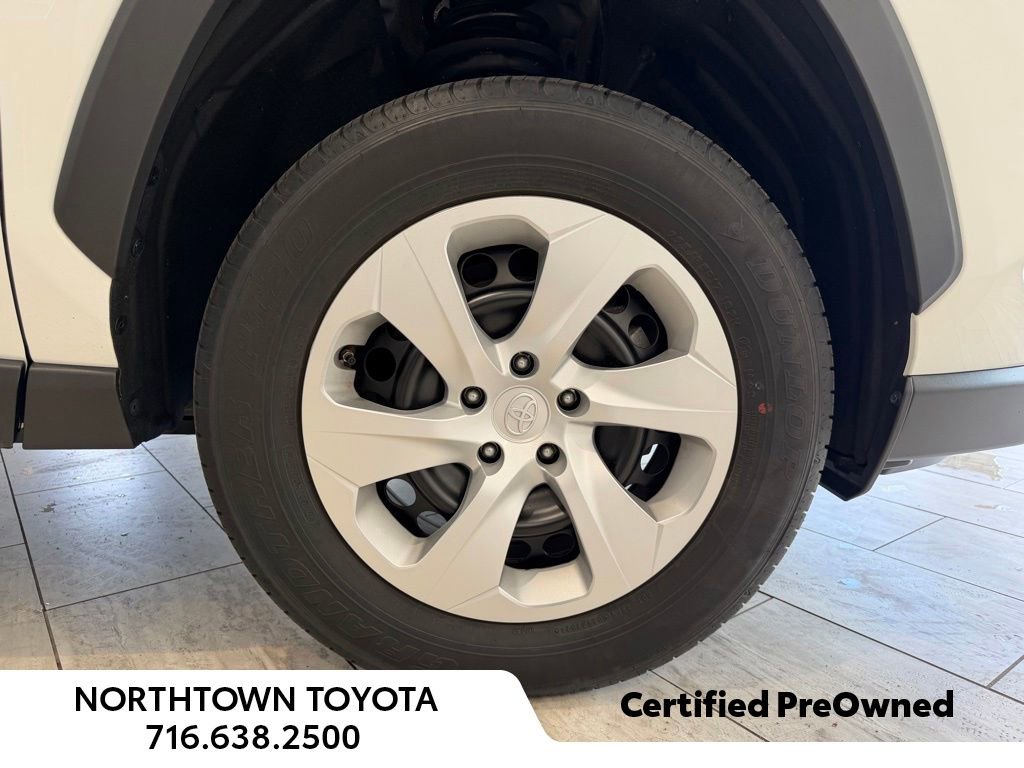 Used 2024 Toyota RAV4 LE AWD/4WD image 10