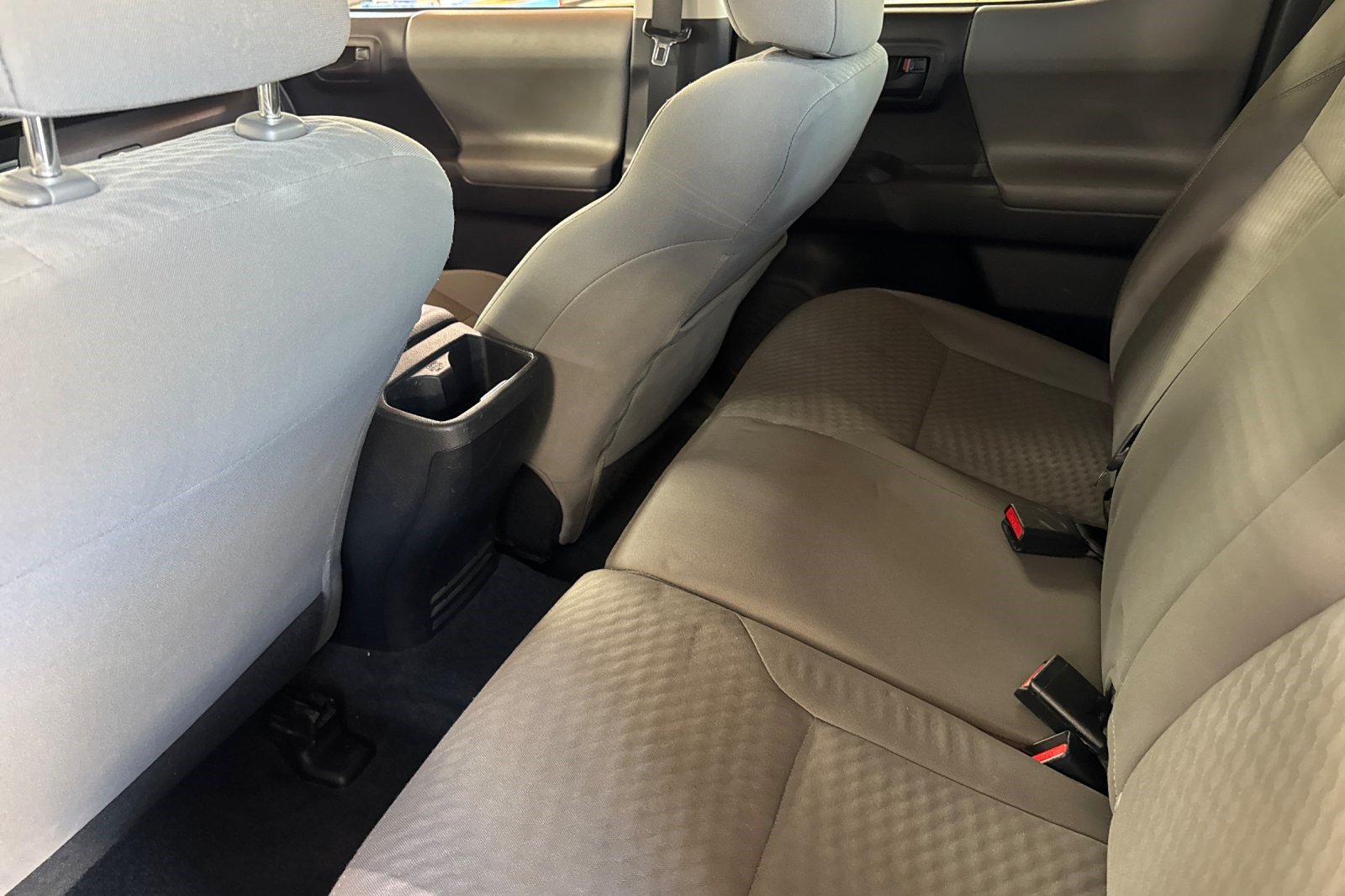Used 2020 Toyota Tacoma SR AWD/4WD image 23