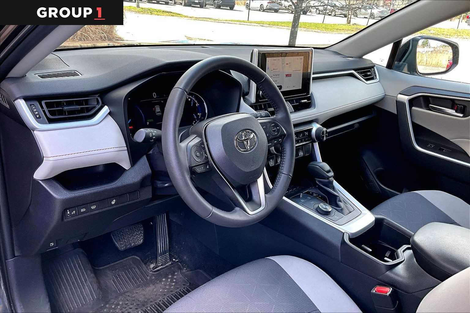Used 2025 Toyota RAV4 XLE w/ Weather Package AWD/4WD image 17