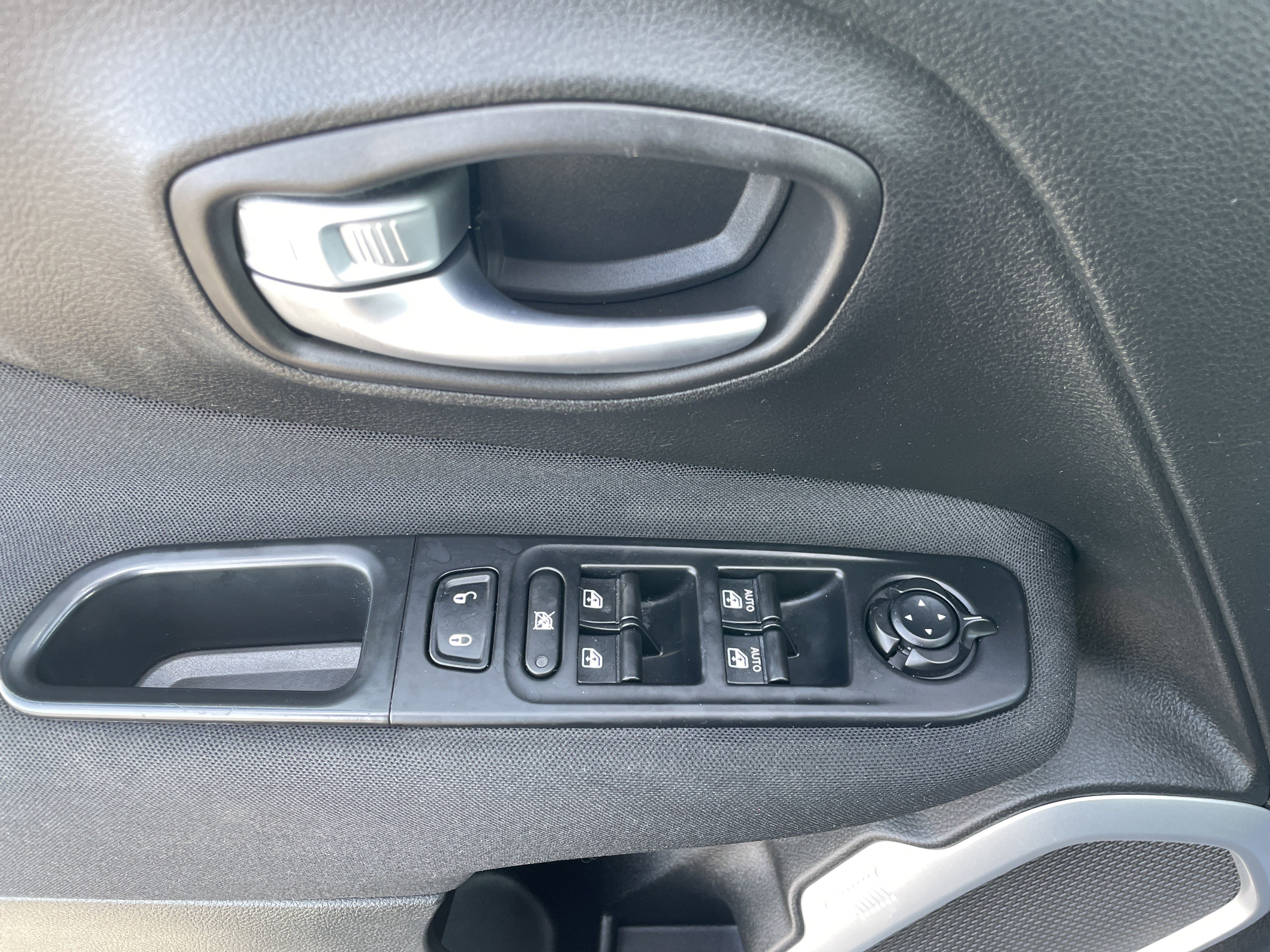 Used 2019 Jeep Renegade Sport w/ Sport Appearance Group image 10