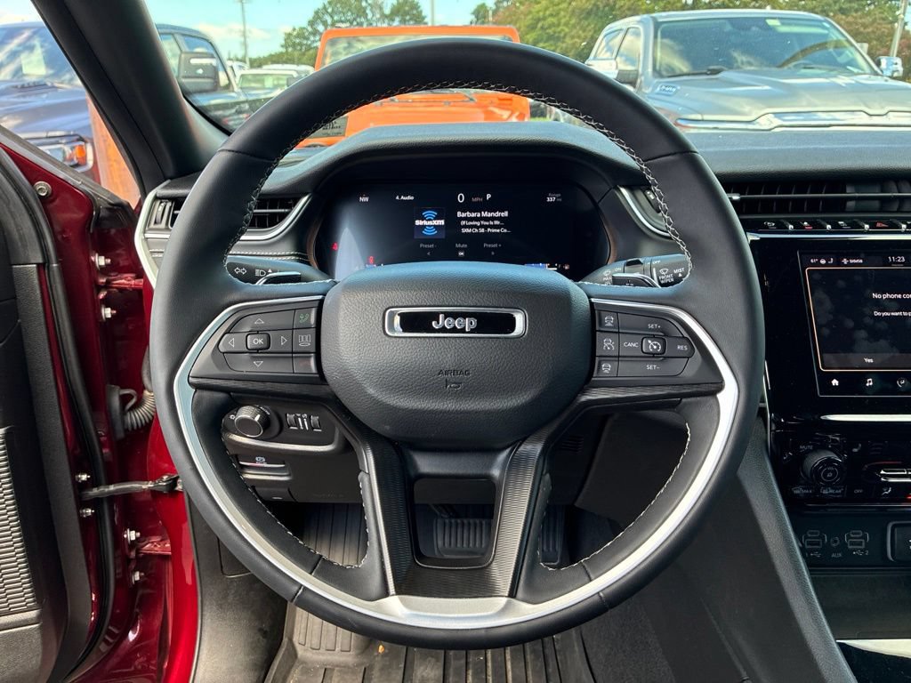 Used 2024 Jeep Grand Cherokee L Laredo AWD/4WD image 21