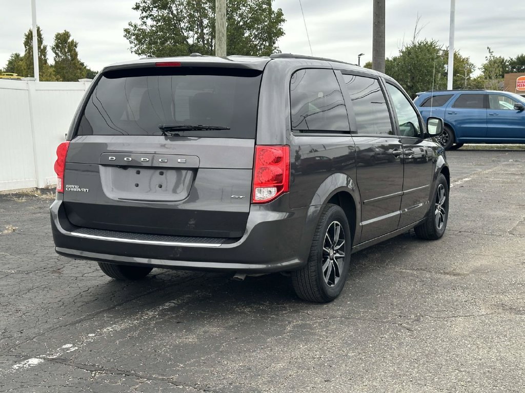 Used 2017 Dodge Grand Caravan GT FWD image 4