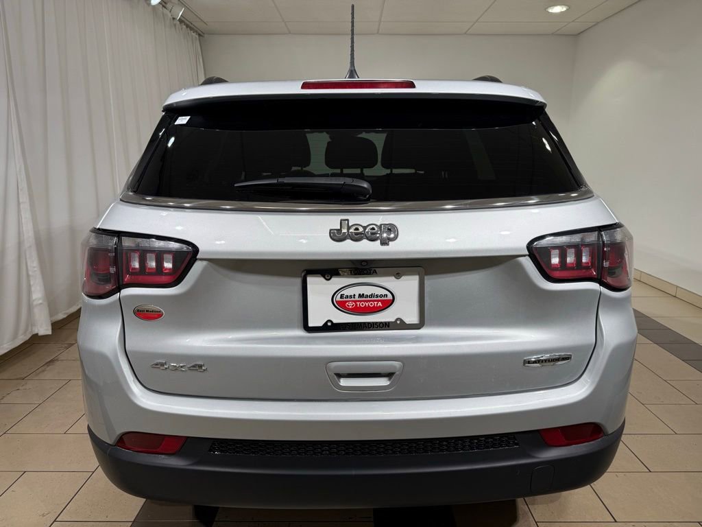 Used 2024 Jeep Compass Latitude image 4