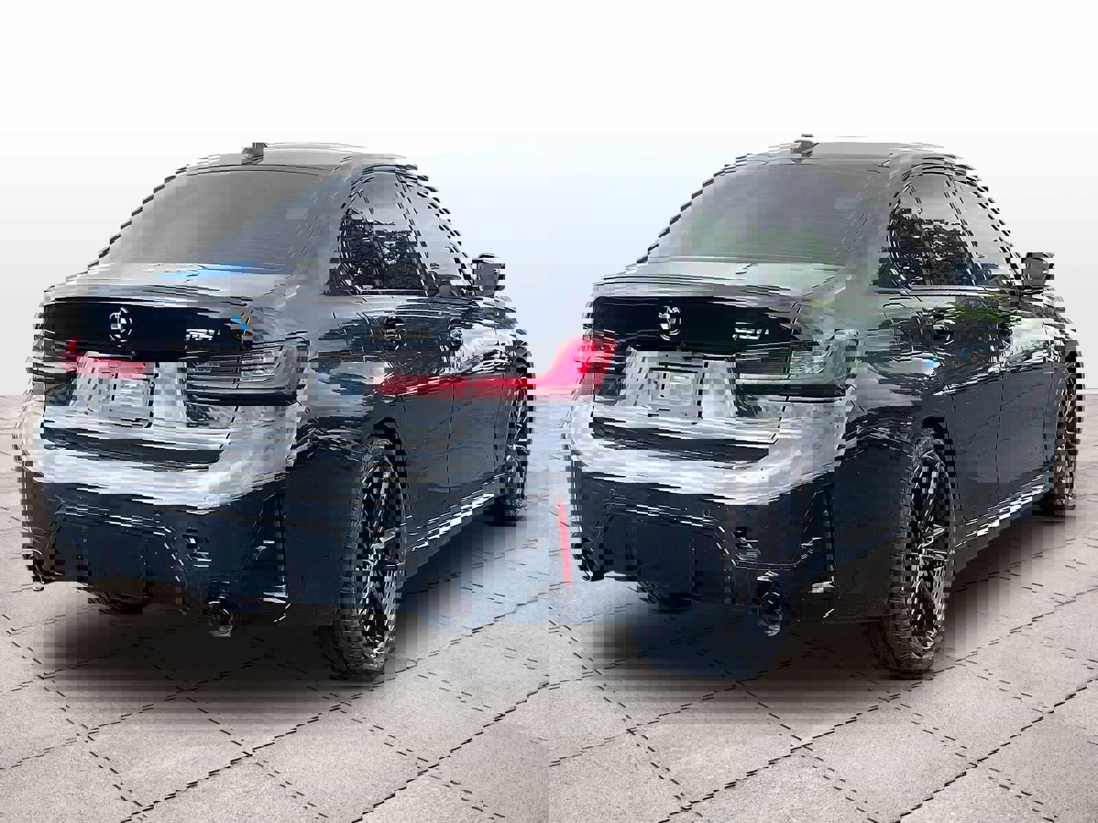 Used 2023 BMW 330i Sedan w/ M Sport Package RWD image 13