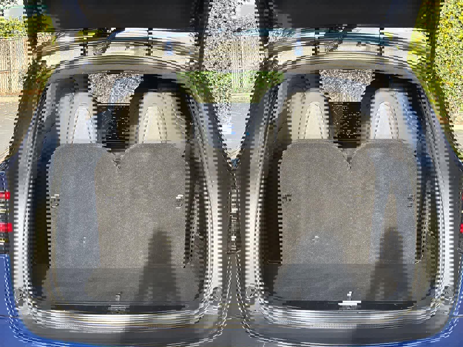 Used 2022 Tesla Model X Plaid image 32